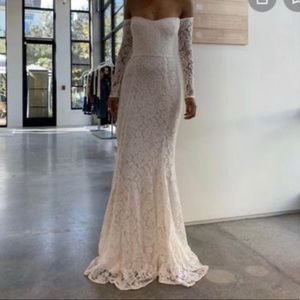 Brand new w tags Reformation wedding dress size 0 pearl color Model: Chapman